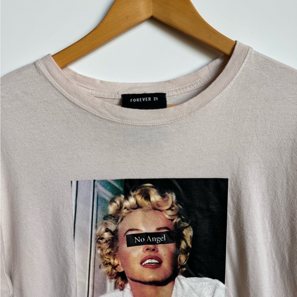 Marilyn Monroe Graphic Tee - Picture 5 of 11